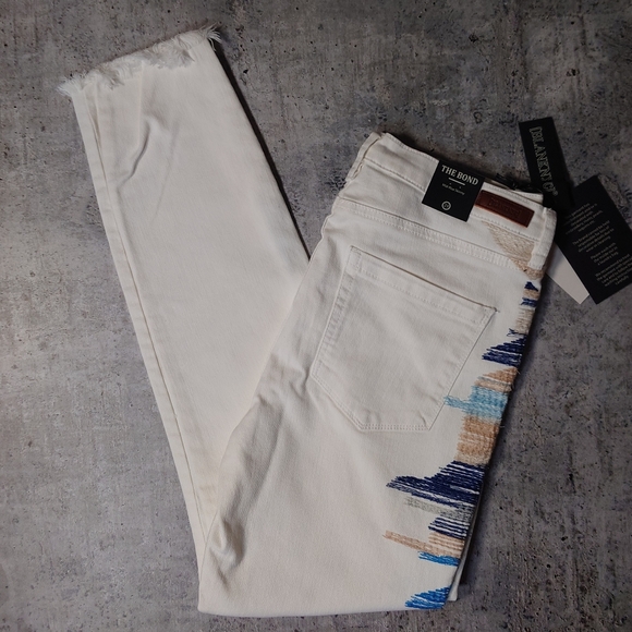 BlankNYC Cream Embroidered Jeans - Picture 10 of 10